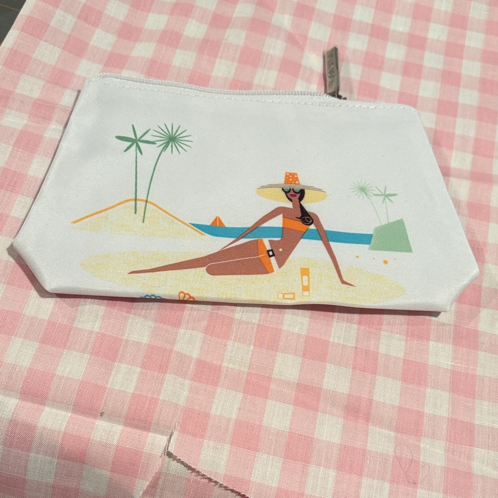 Vintage NWOT Clinique Beach Scene / Shopping Scene Make up bag
